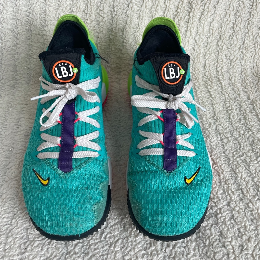 Nike Lebron 16 Air Max - Picture 2 of 5